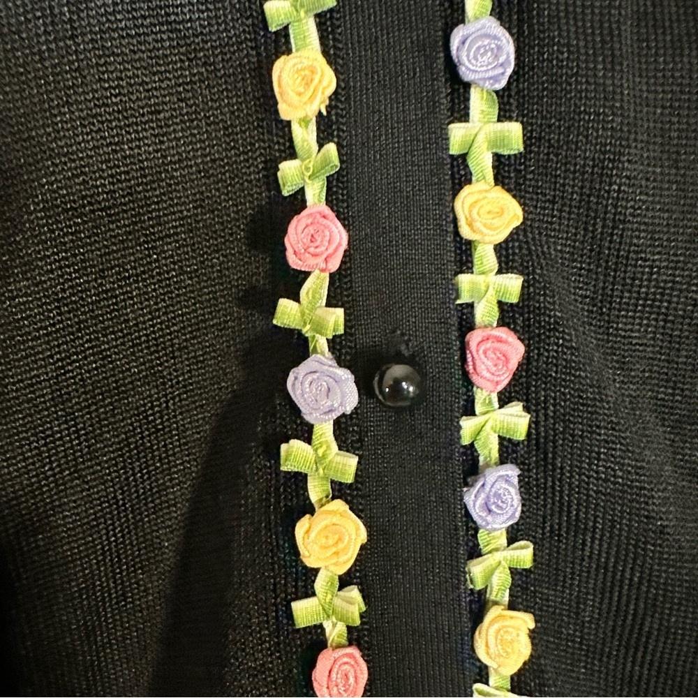 Lilly‎ Black Embroidered Floral Button Front Cardigan Sweater M - Picture 8 of 16
